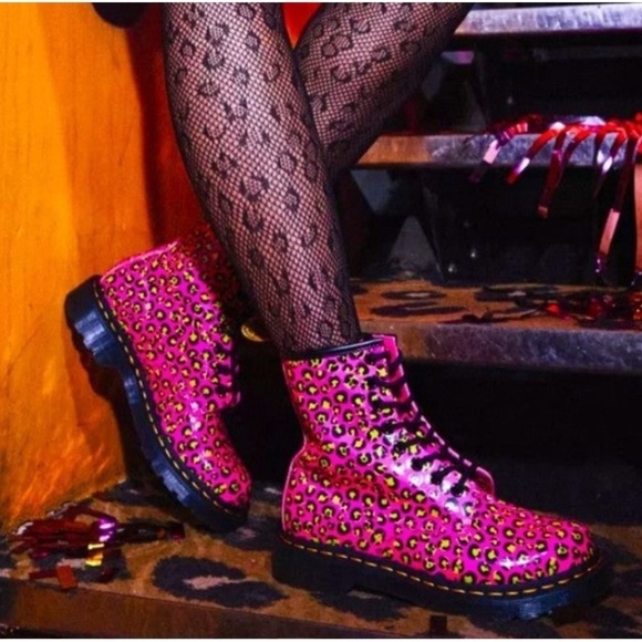 Dr martens 1460 Women's Leopard Smooth Leather Lace Up Pink Boots size 7